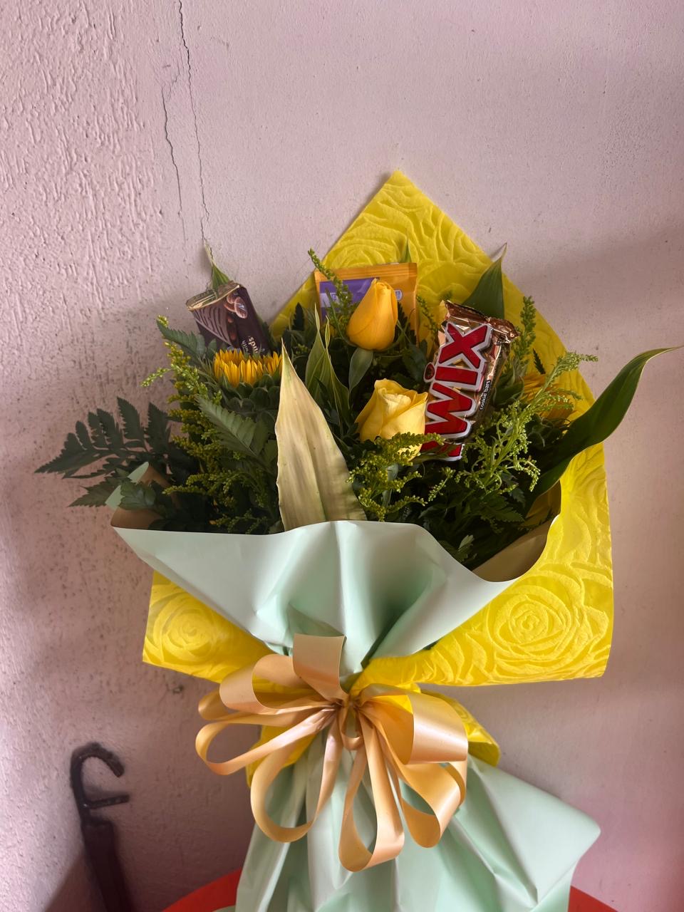 Ramo de girasoles y rosas _0