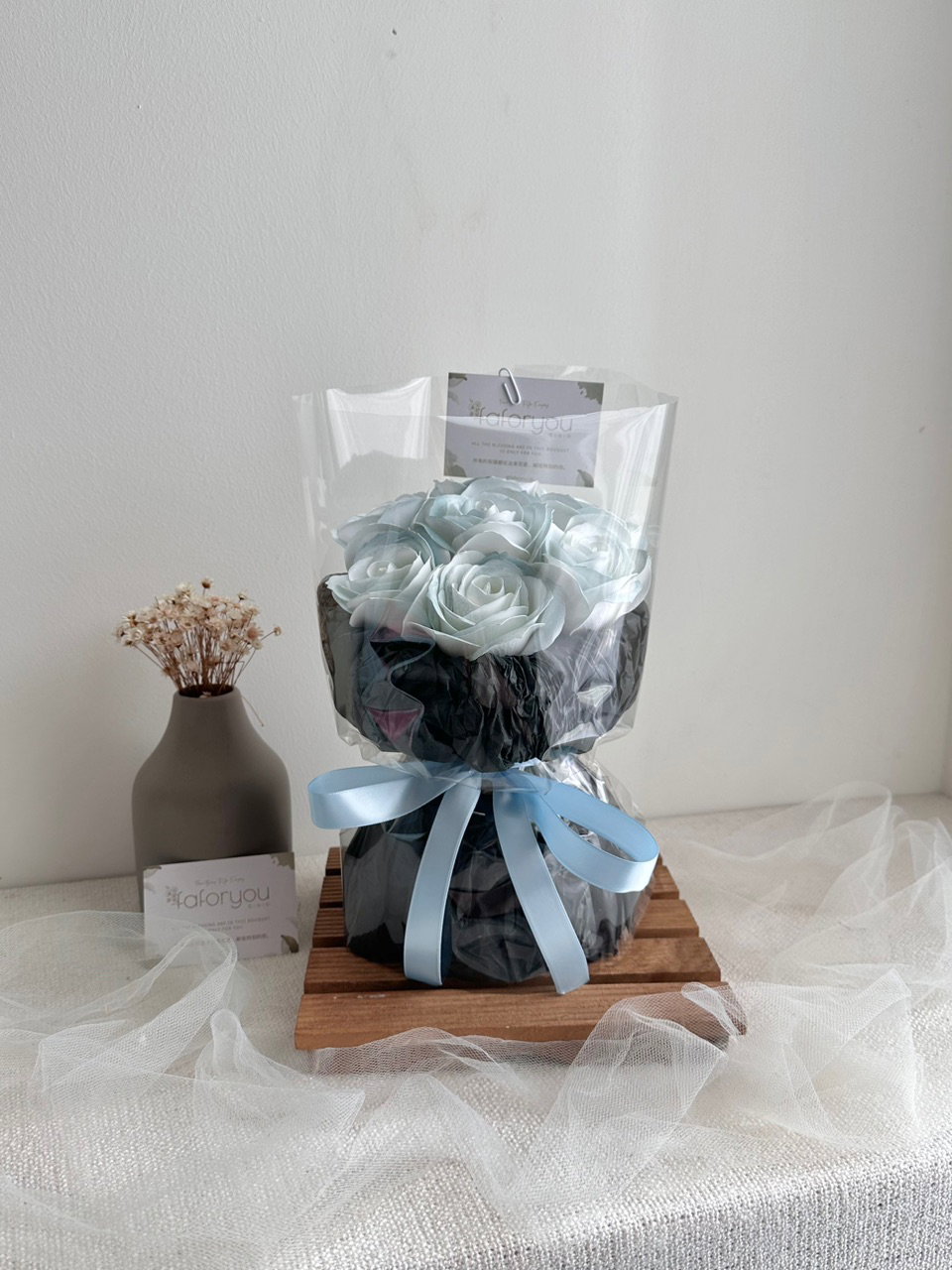 7 Stalk Soap Rose Transparent Bouquet_0
