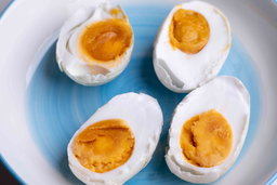 ពង​ទា​ប្រៃ​ 2គ្រាប់