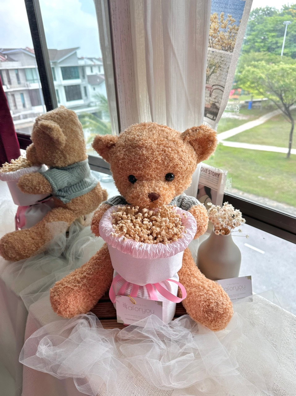 50cm Bear Baby Breath Round Bouquet_0