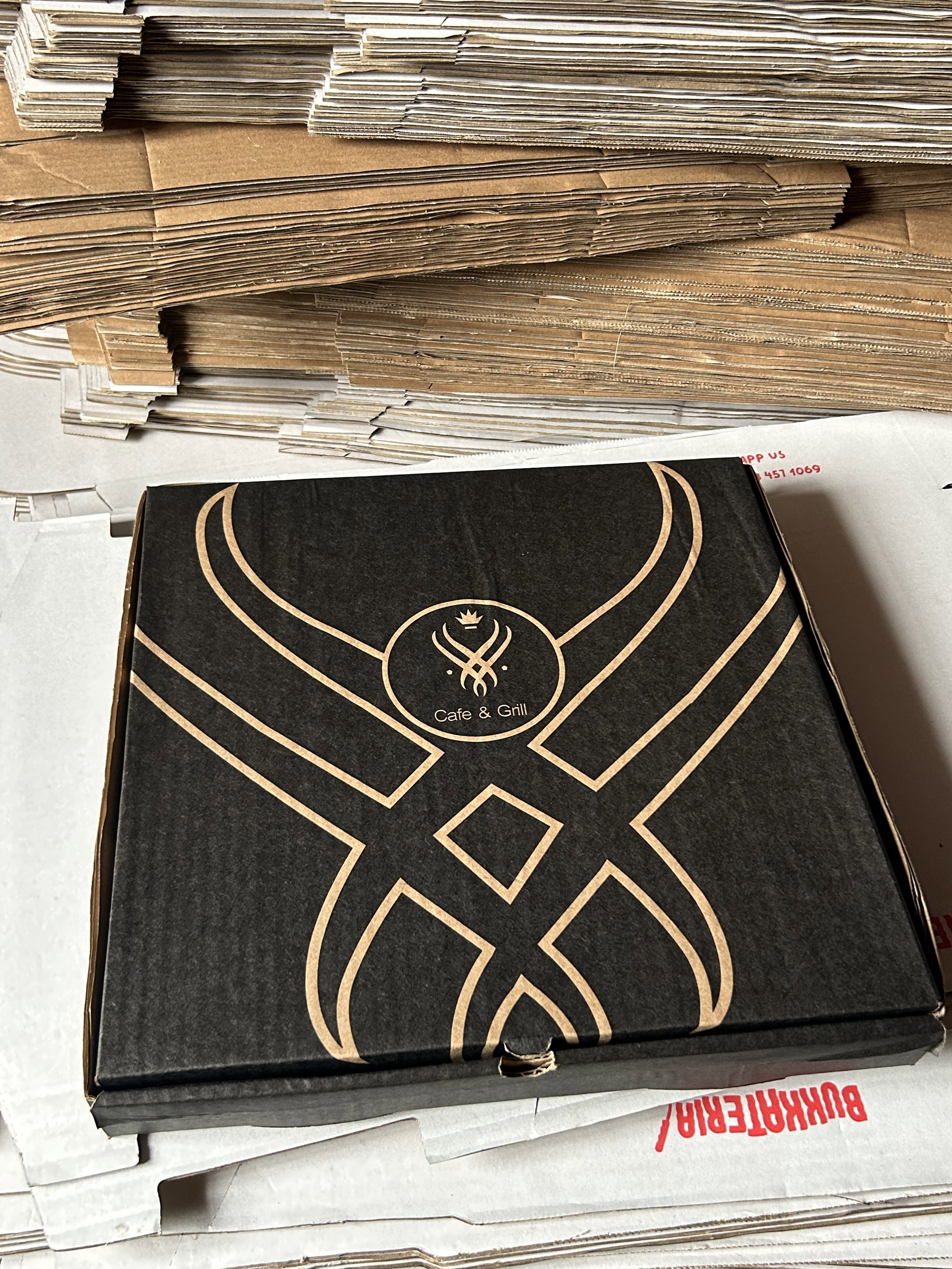 BRANDED PIZZA BOXES - 9’’ (Copy)_12