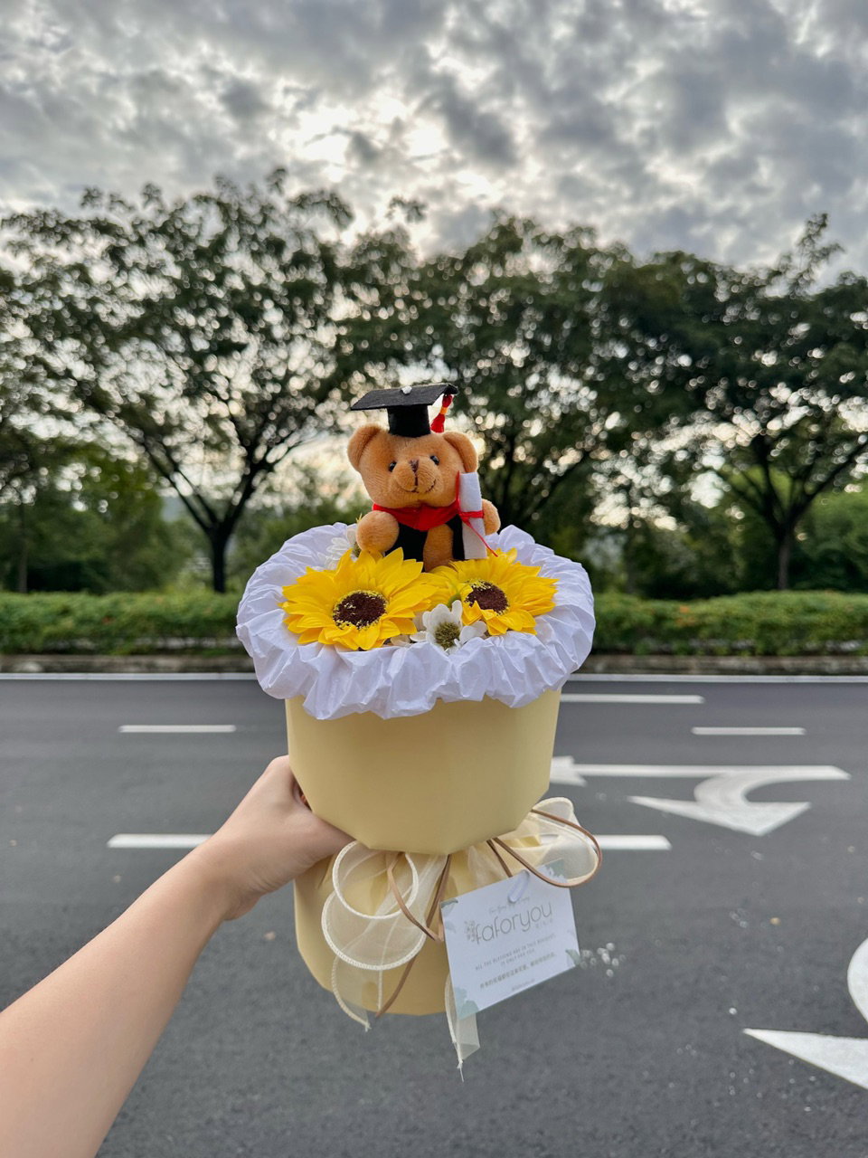 (GB007) Graduation Small Bear Round Bouquet_0