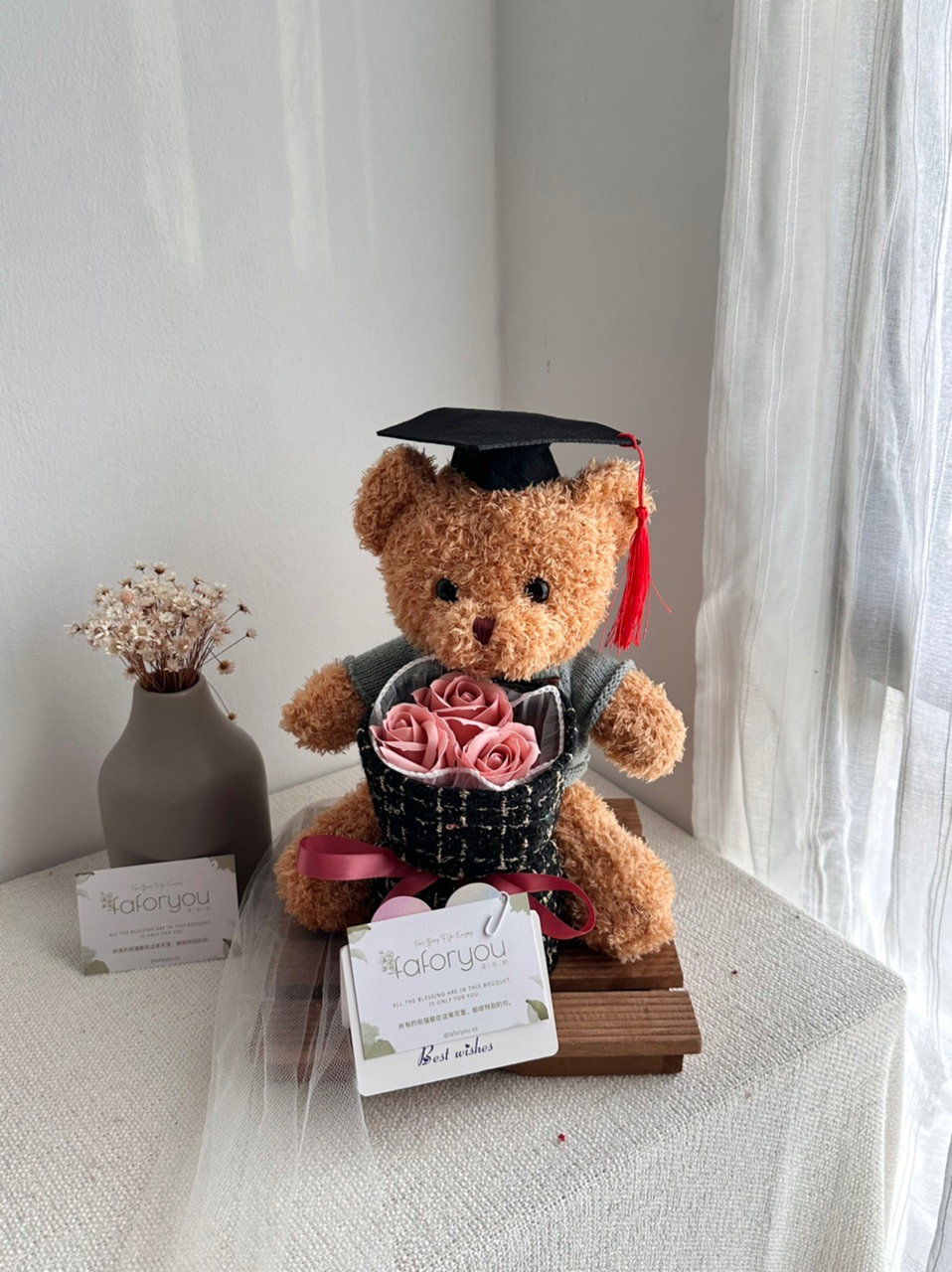 (GTB001) 30cm Bear Graduation Round Bouquet