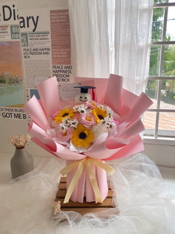 (GP006) Graduation Soap Flower Mixed Bouquet