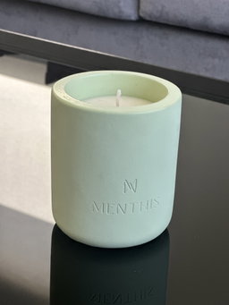 AURA SCENTED CANDLE