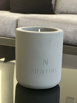 AURA SCENTED CANDLE