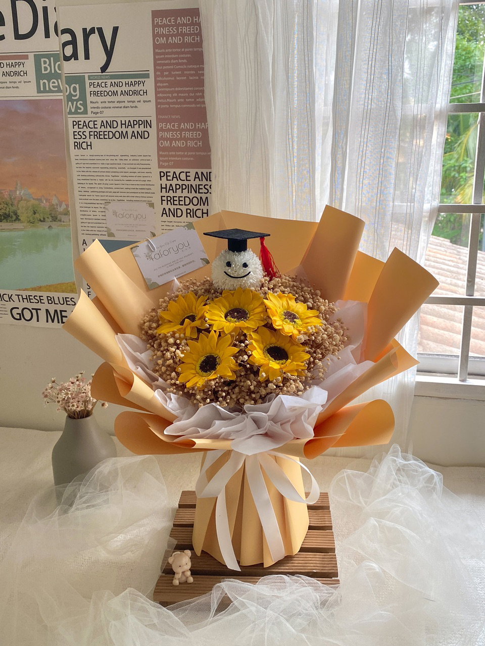 (GP007) Graduation Ping Pong Mixed Bouquet_0
