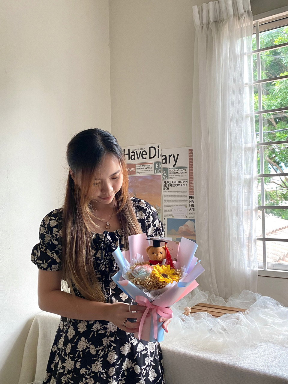 (GB004) Graduation Small Bear Flower Bouquet (Rose + Sunflower)_1