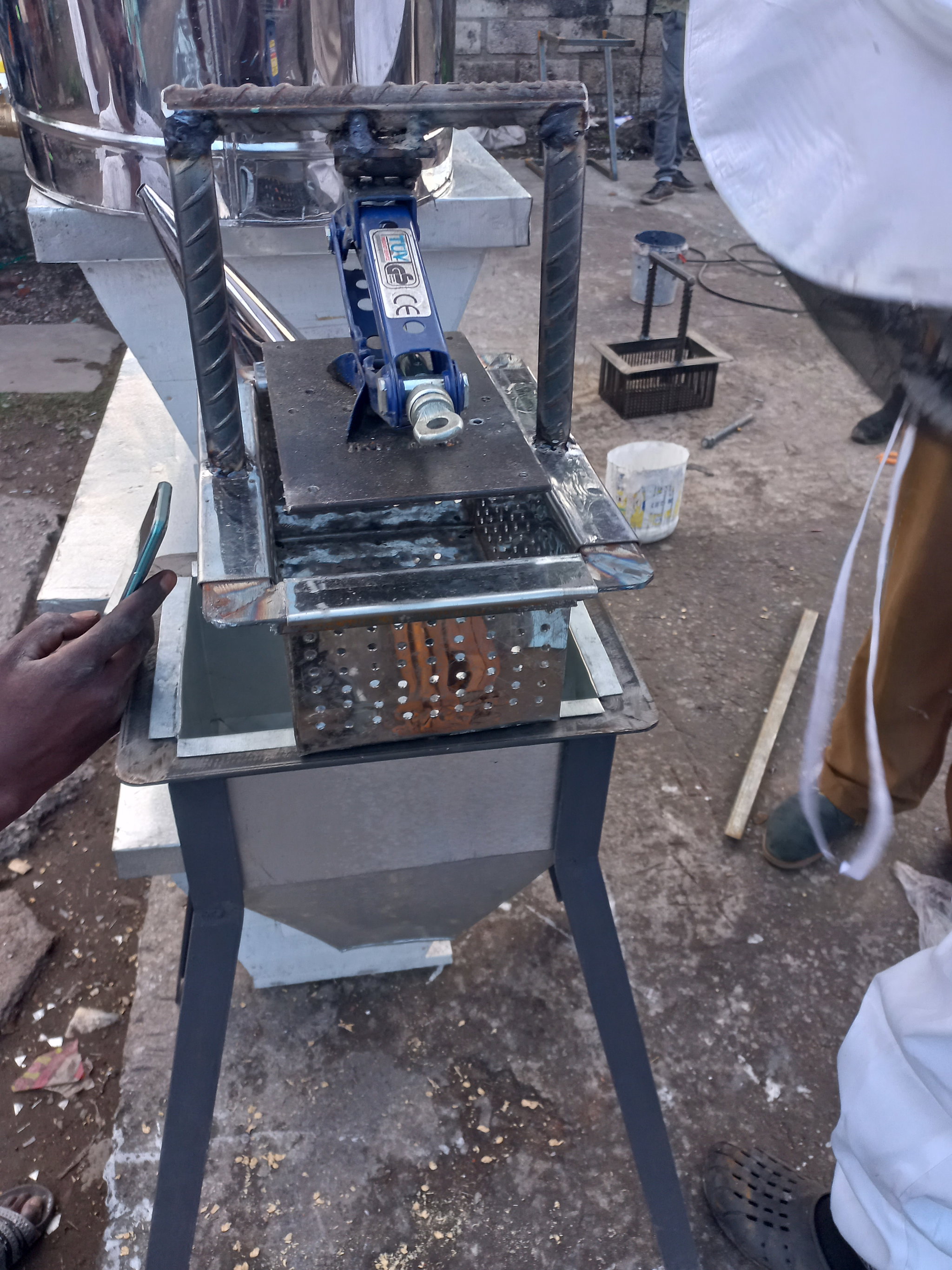 Stainless steel honey press (manual operated)_5