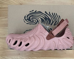 Sandal