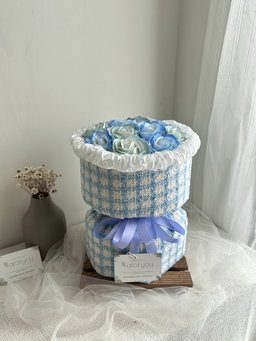 11 Stalk Fabric Round Bouquet 