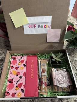 Surprise Gift Box - 🍏 Teacher’s Day 