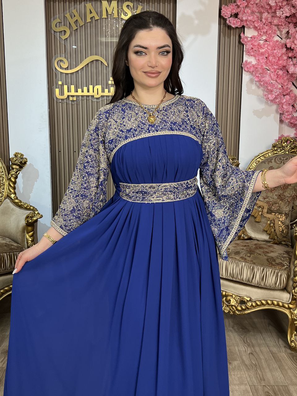 Queen dress_0