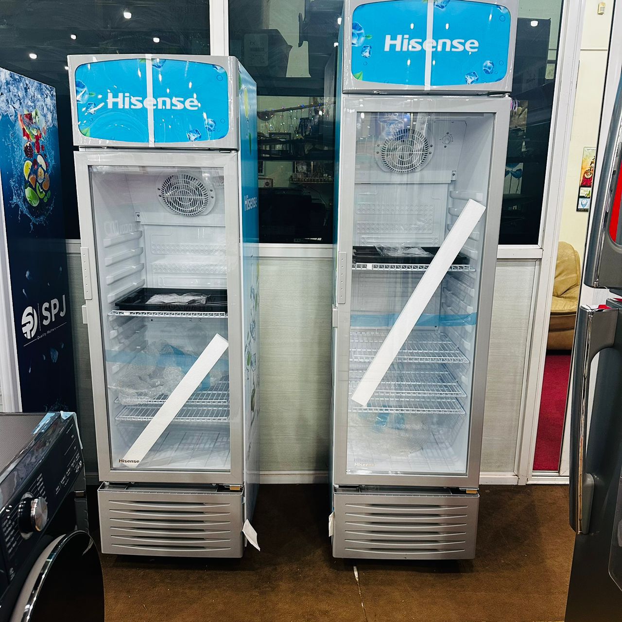 Hisense 300 litres display fridges/chillers _0