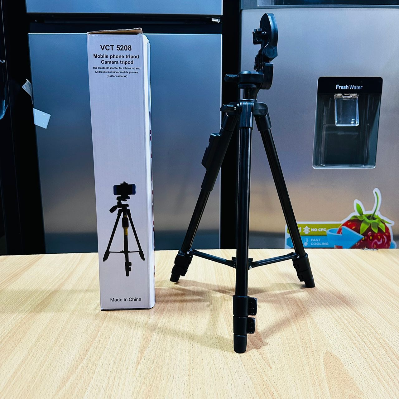 Yunteng VCT 5208 Phone Camera Tripod with Bluetooth Remote + Phone Clip Aluminum_1