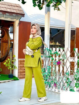 Lady's suit