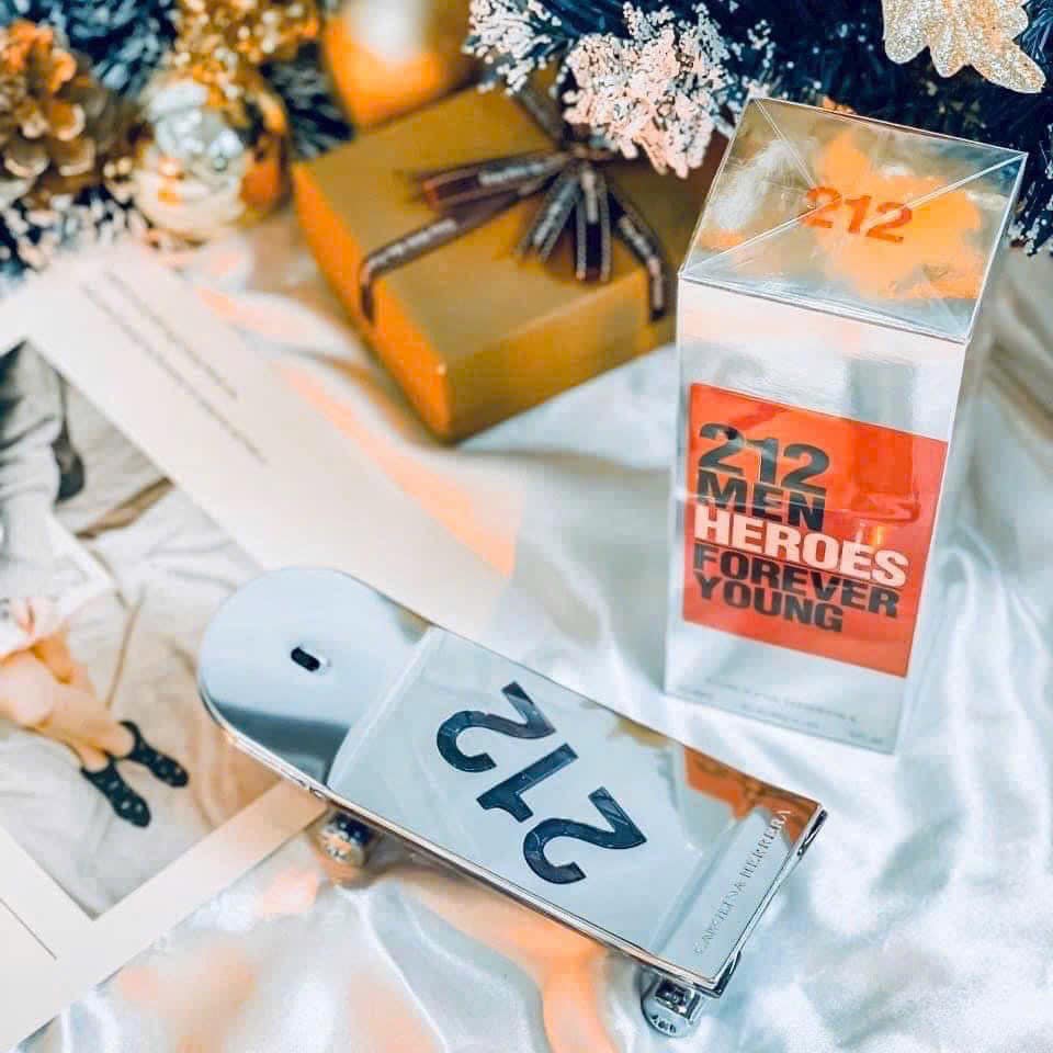 Carolina Herrera 212 Heroes Forevery Young Edt 90ml Perfume_0