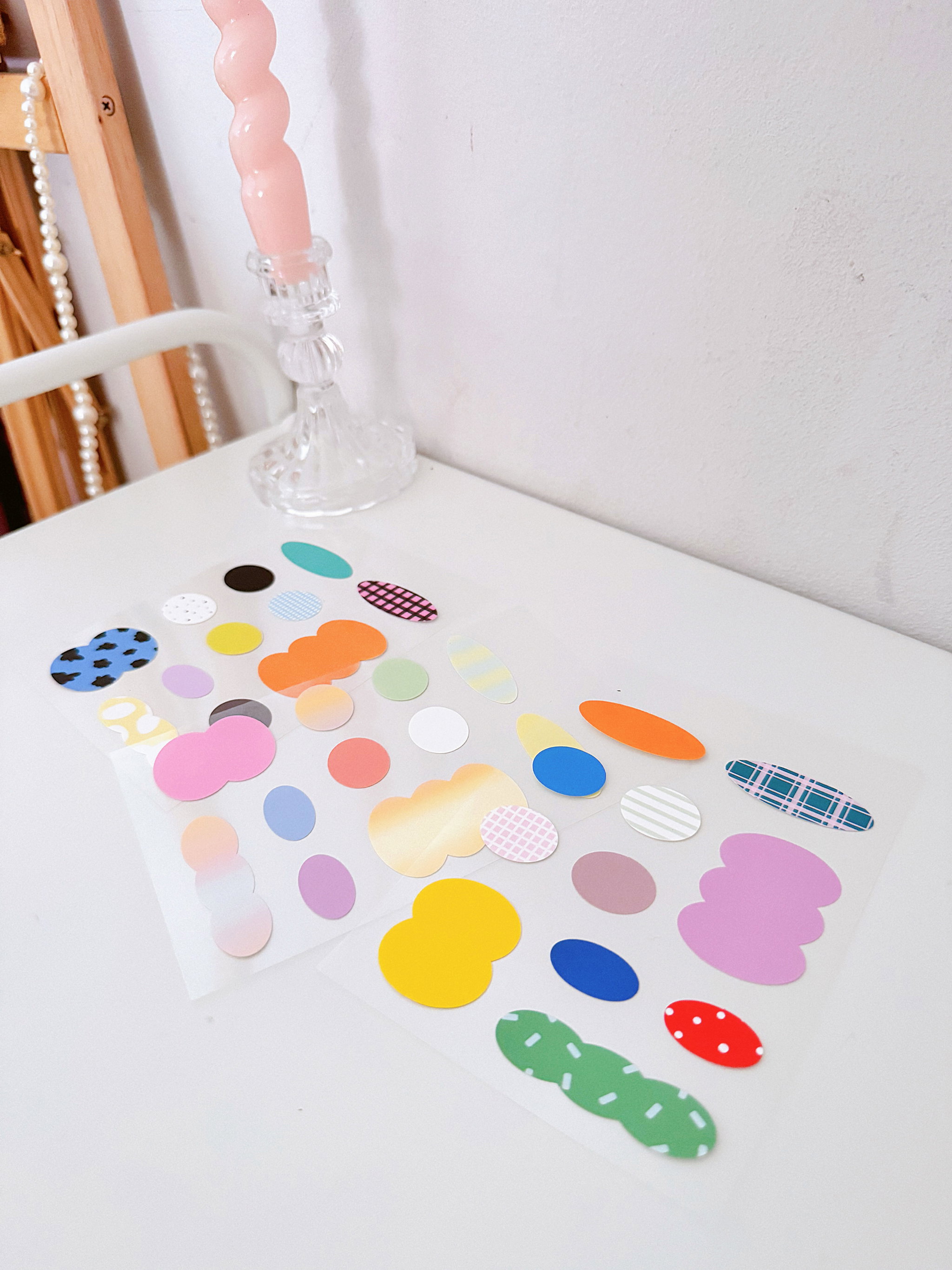 Oval sticker_1