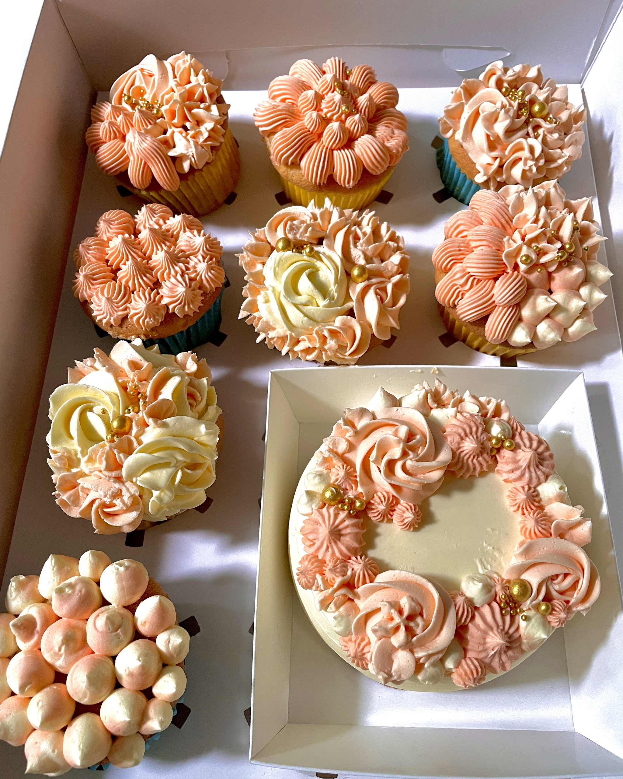 Mini coconut cake and cupcakes set _0