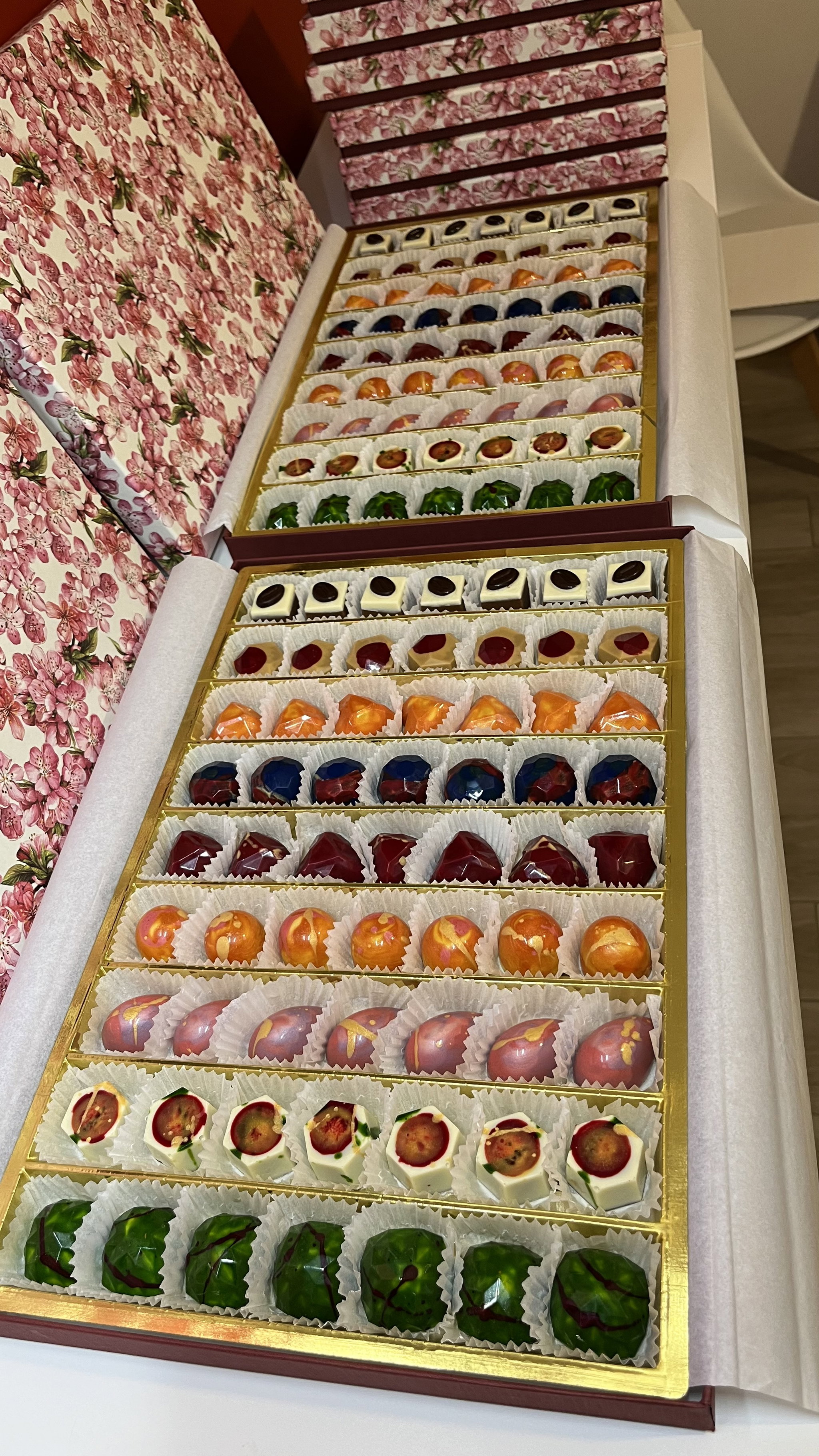 Large Choco Gems Box_3