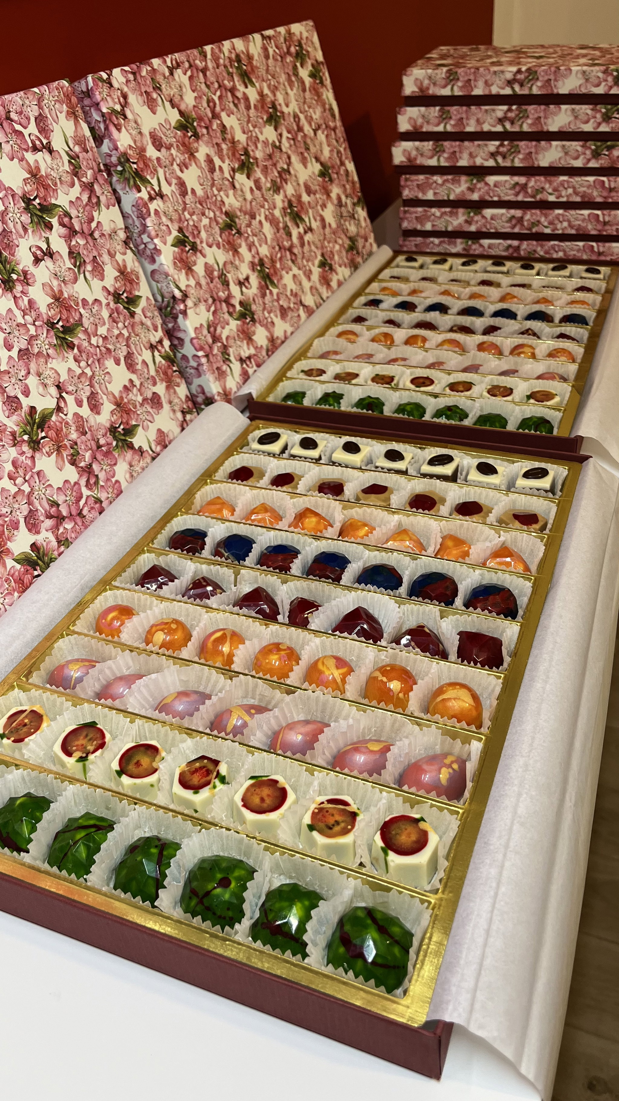 Large Choco Gems Box_1