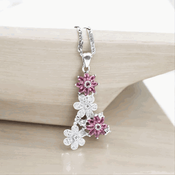 Silver chic charisma pendant for women