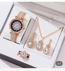 Montre, bracelet bijoux 