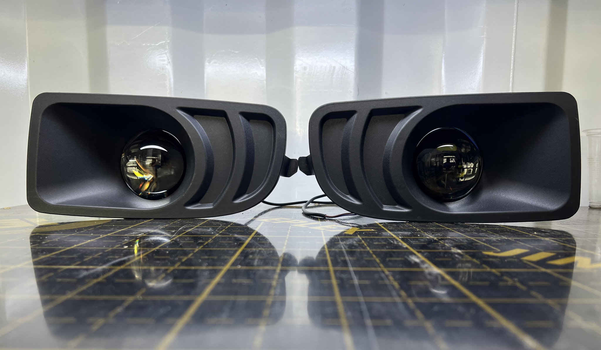 LC 100 Foglights Projectors_0