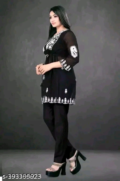 Trendy Fabulous Kurtis_1