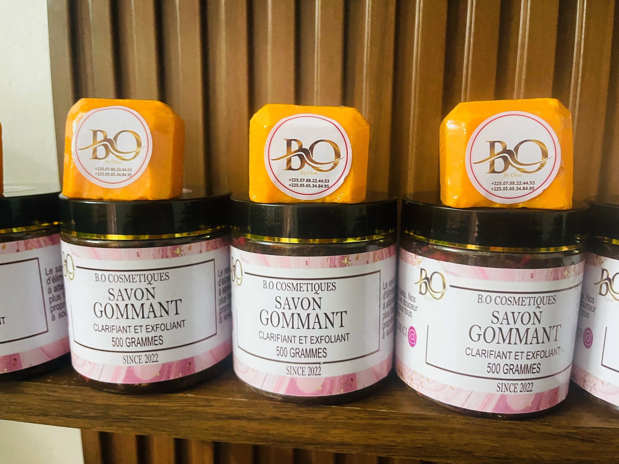 SAVON DE CORPS GOMMANT CLARIFIANT_0