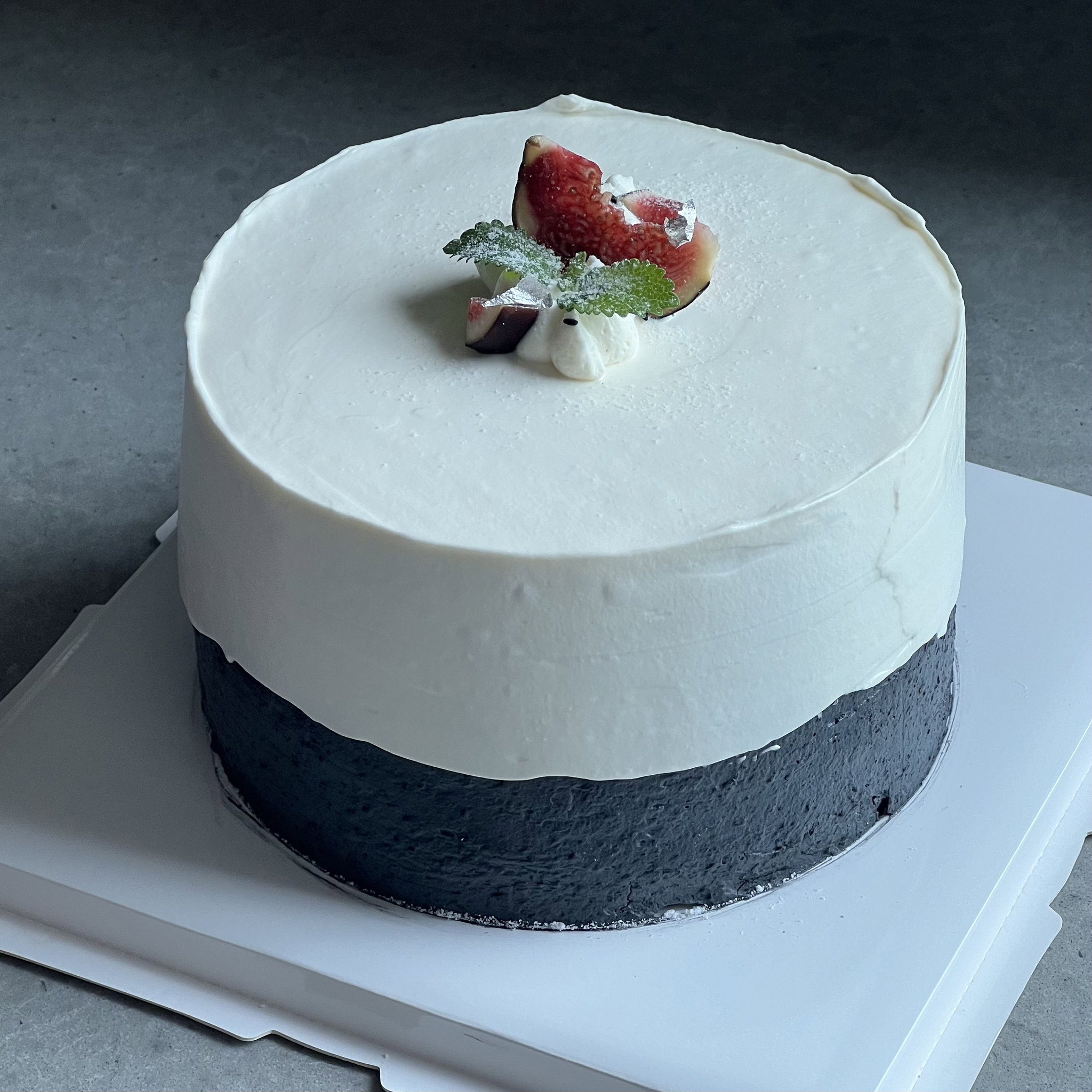 Black Sesame Tofu Sponge Layer Cake | 黑芝麻豆腐海綿蛋糕_0