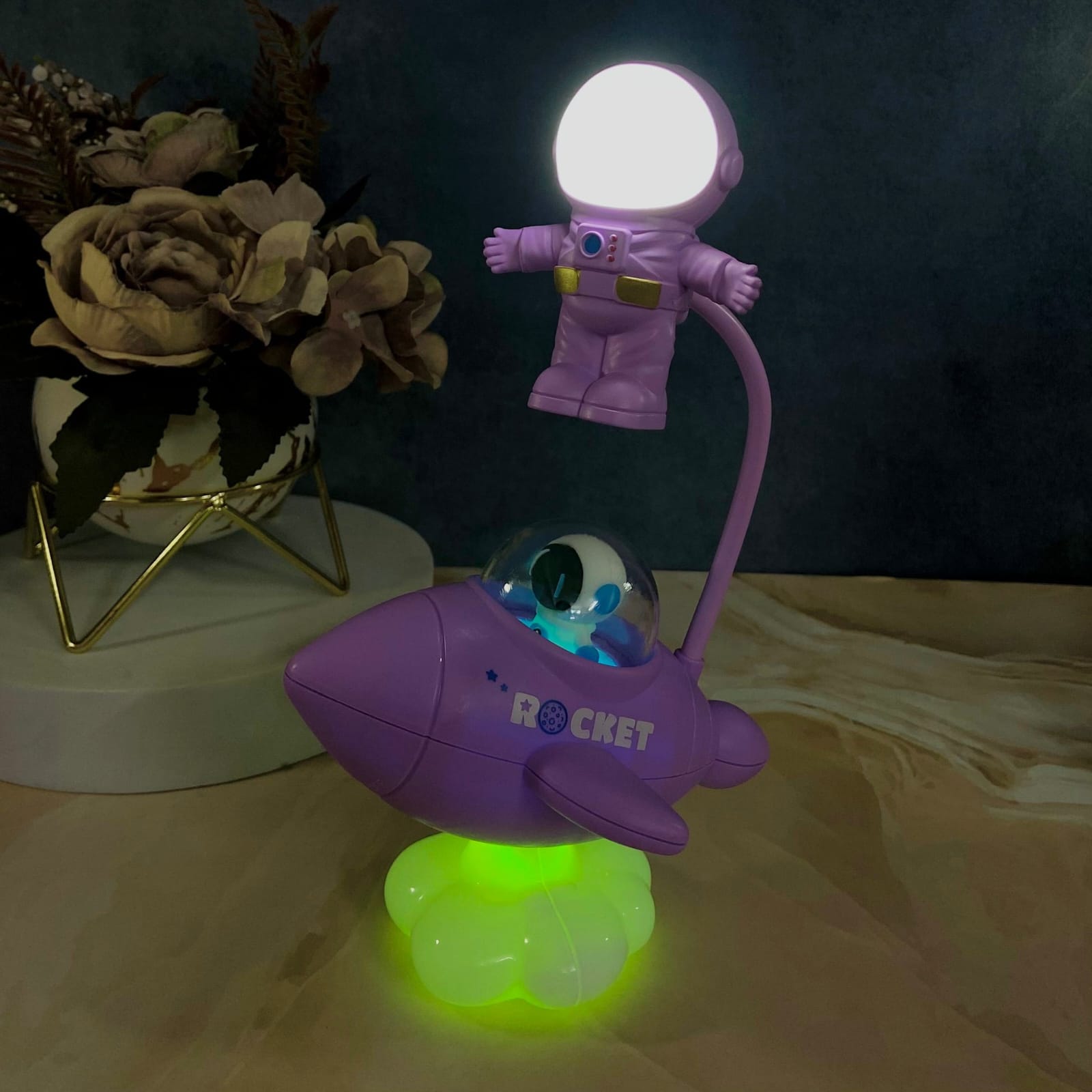 Spaceship Astronaut Table Desk Lamp (24cm) 🚀_4