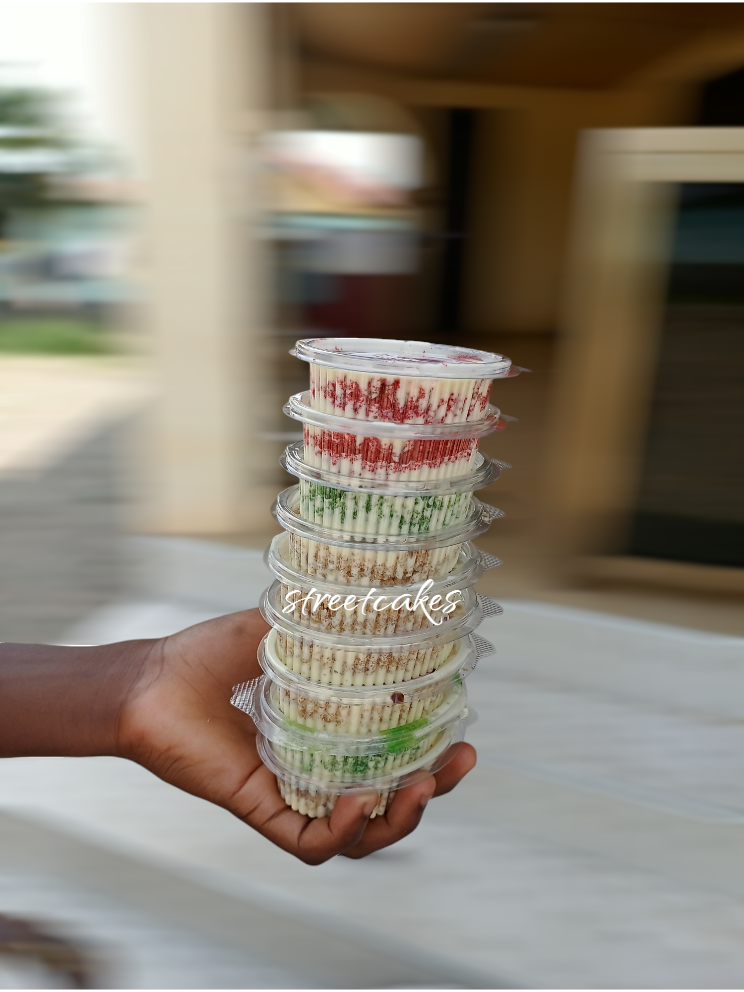 PLASTIC CAKE IN CUPS_0