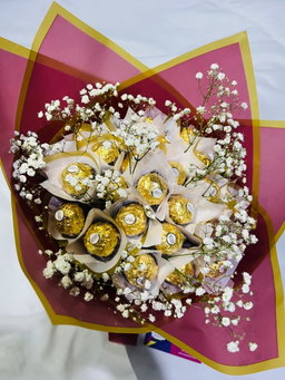 Ferrero Rocher Bouquet with Baby breath flowers | 24 pcs