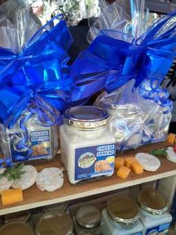 Explore our vast flavors of cheese spreads ranging from Original flavor to ham and onion 