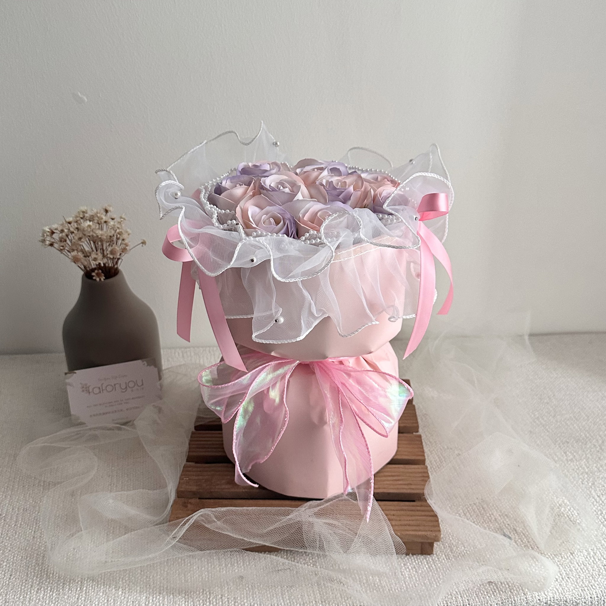 Small Ballet Style Soap Rose Round Bouquet_0