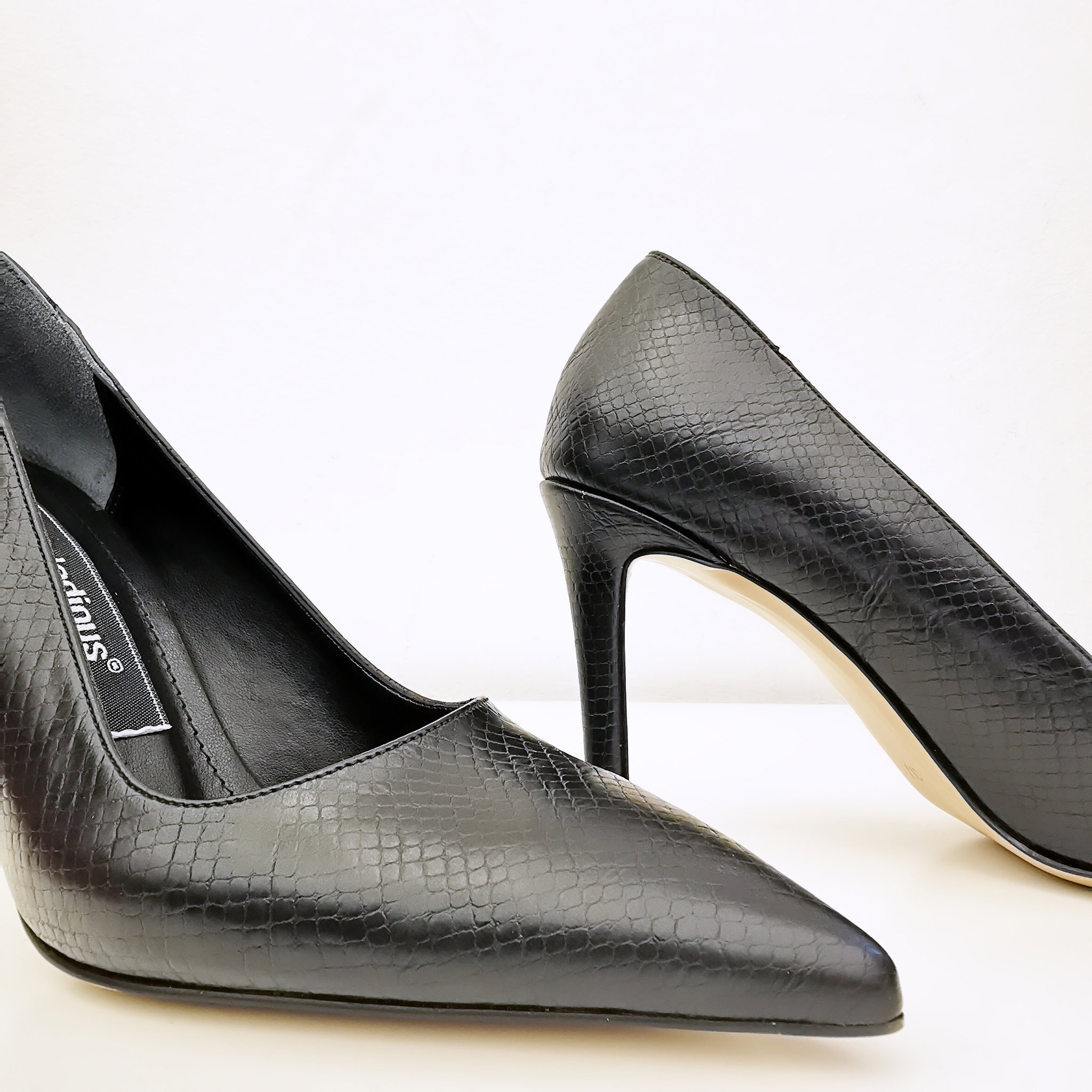 Classic heel Snake_0