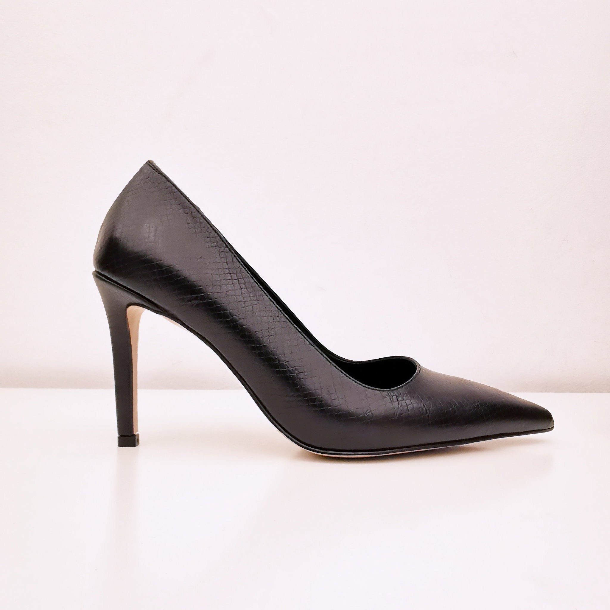 Classic heel Snake_1
