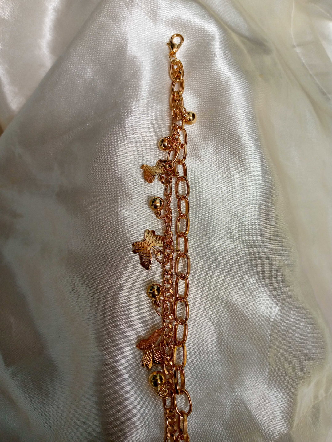 Chunky gold bracelet
