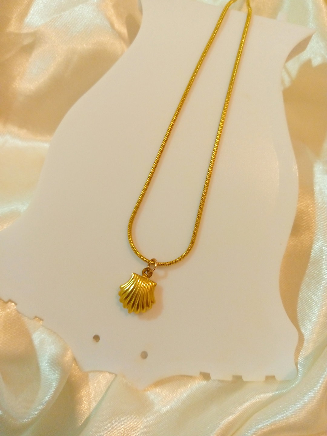 Shell necklace