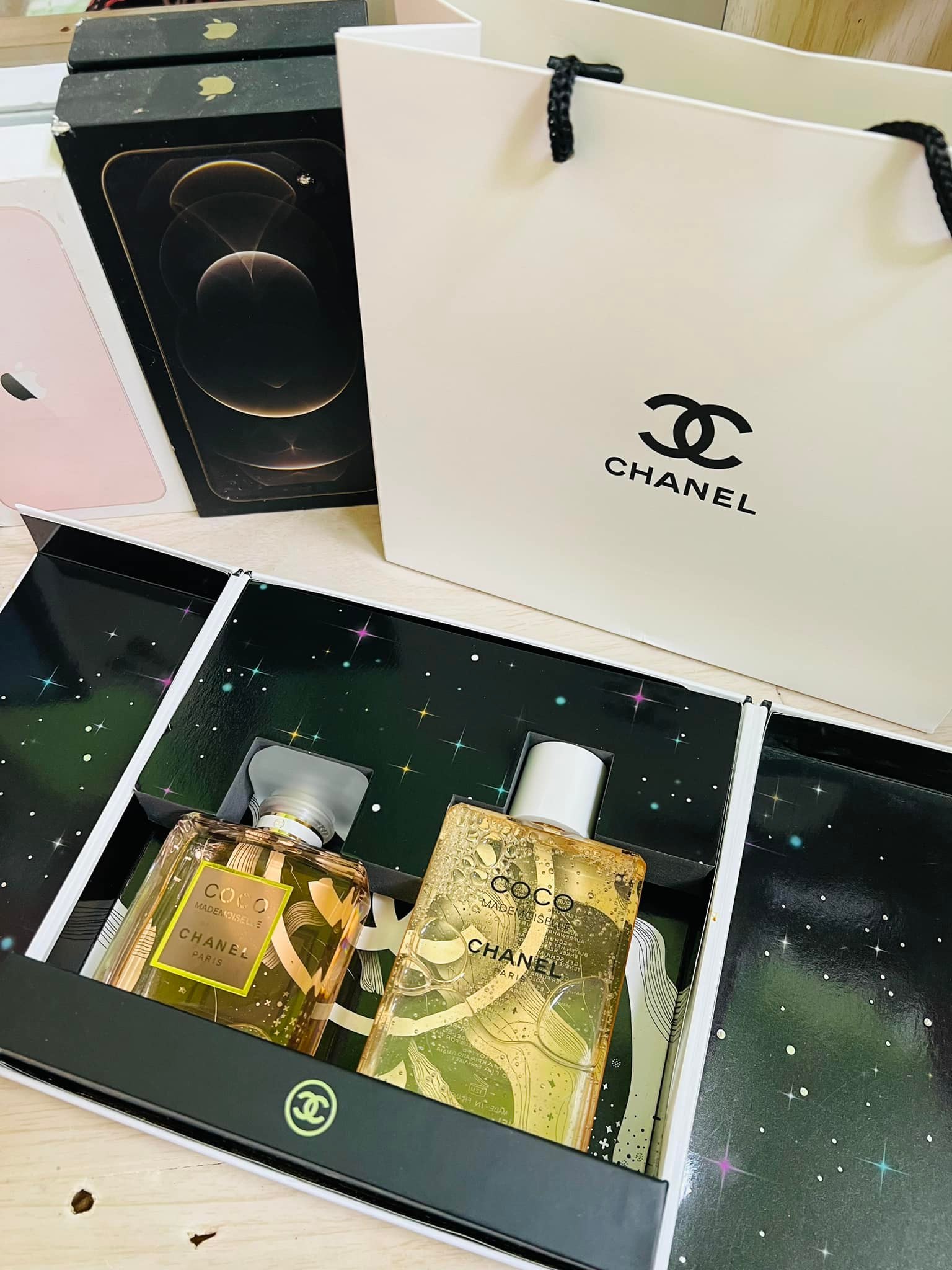 Chanel Coco Mademoiselle 2in Gift Set (Shower Gel + Perfume)_1