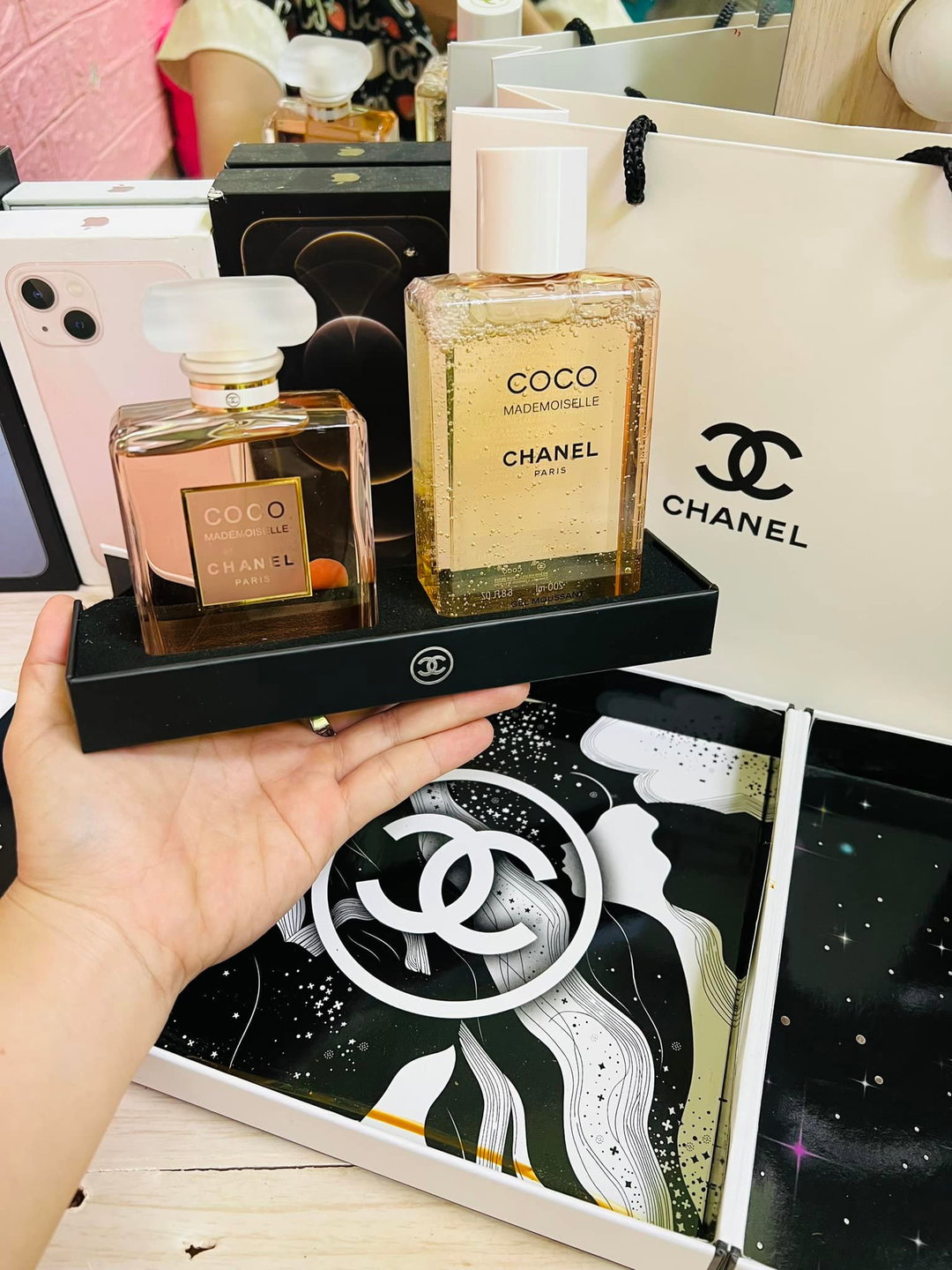 Chanel Coco Mademoiselle 2in Gift Set (Shower Gel + Perfume)
