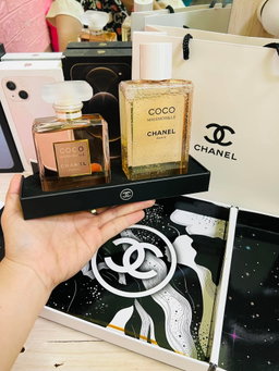 Chanel Coco Mademoiselle 2in Gift Set (Shower Gel + Perfume)