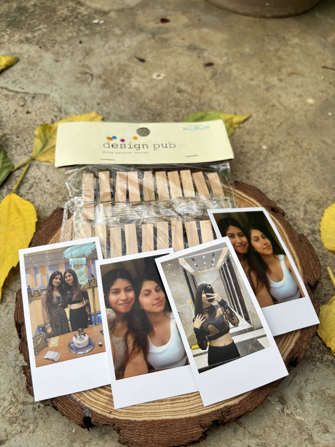 20 Rectangles Polaroids with 20 Wooden Clips