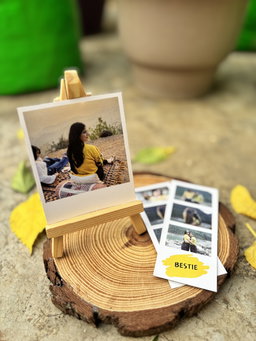 10 Big Polaroids get 2 bestie Photo Booths