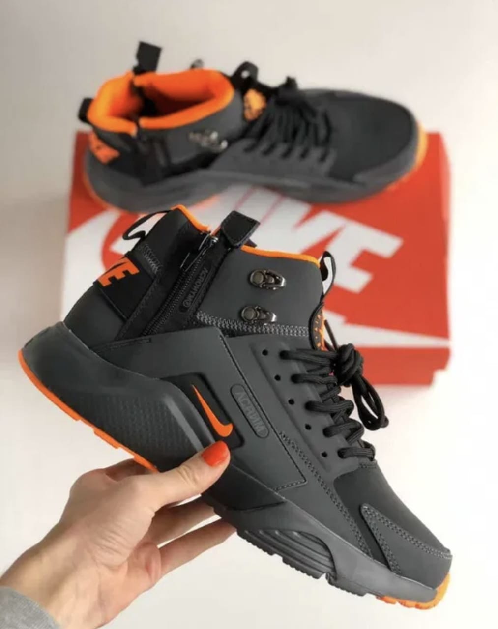Nike Air Tech Hiker Boots – Black and Orange_0