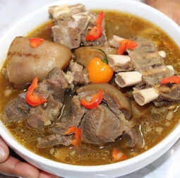 Boiled meat and soup 