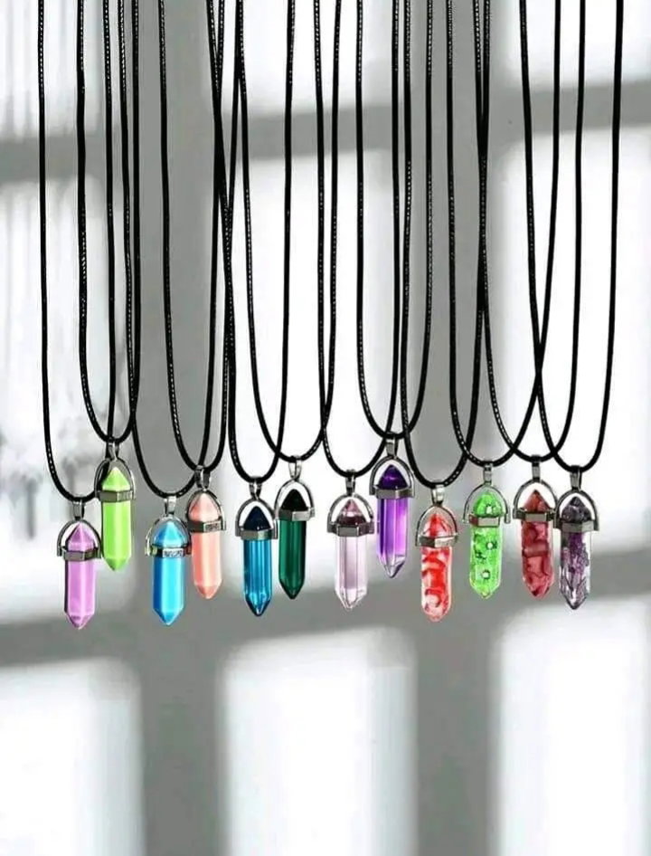 Collier en pierres précieuses_0