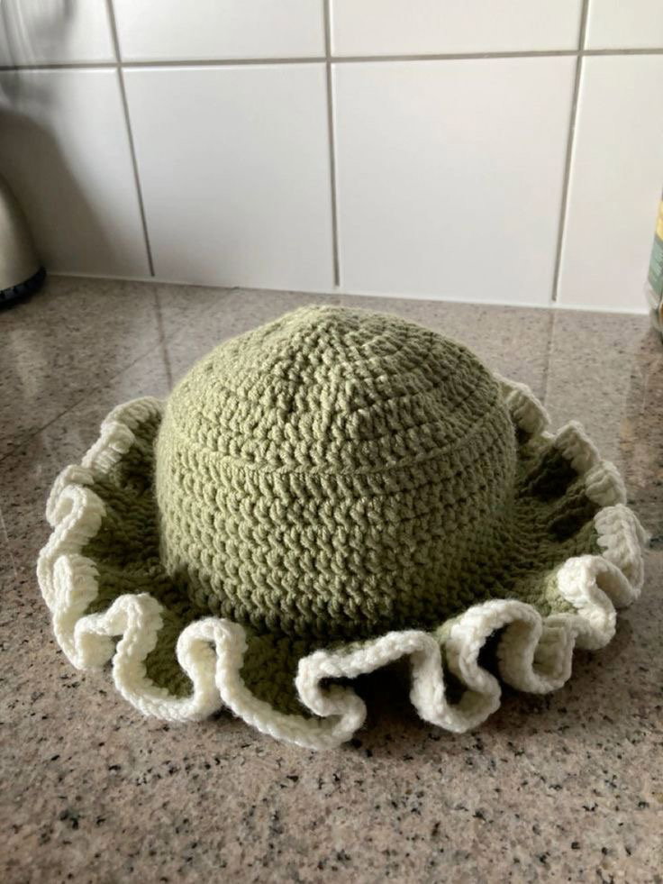 Crotchet Ruffle Hats_0
