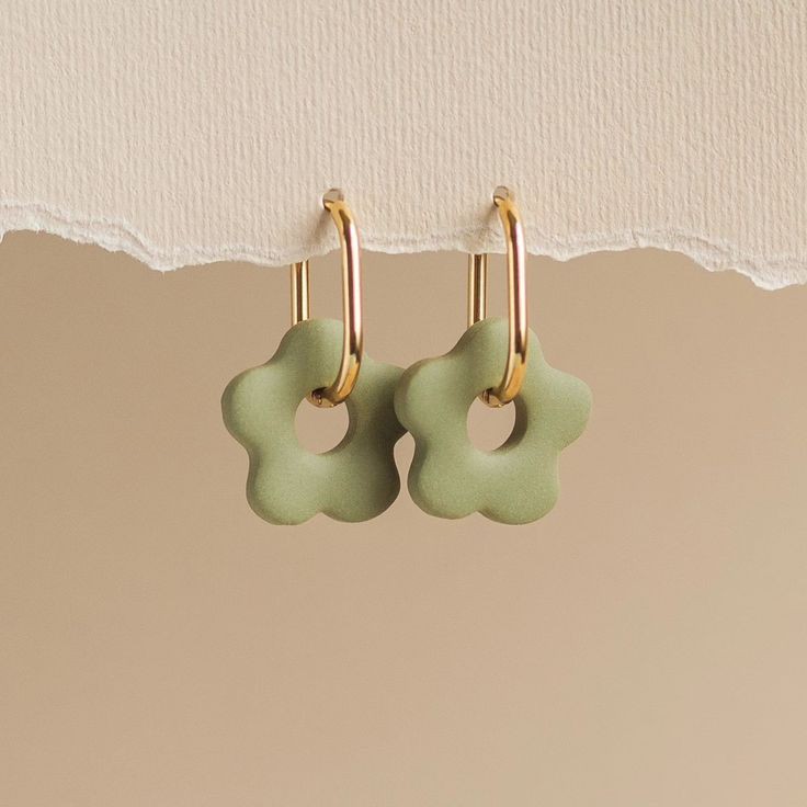 Round hoop earrings with flower charms (color of your choice)_1
